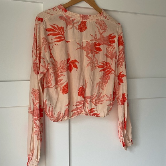 GUESS | Floral wrap blouse | size M - Picture 3 of 7